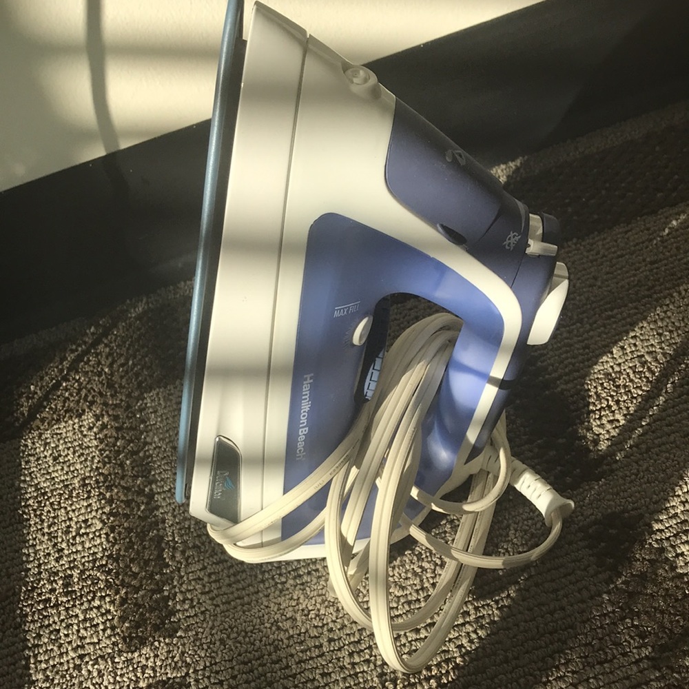 Electric Iron - Picture 2 of 4